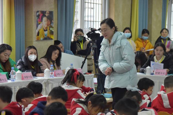 谢家湾幼儿园赛场1号 龙小泉(情绪)02