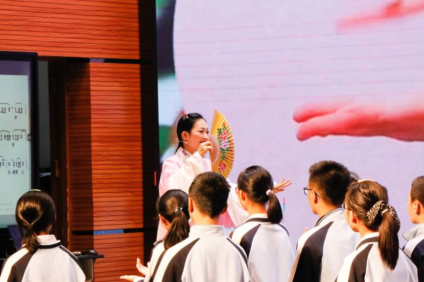 说明: C:\Users\asus\Desktop\民族音乐研讨图片\_MG_0791.jpg
